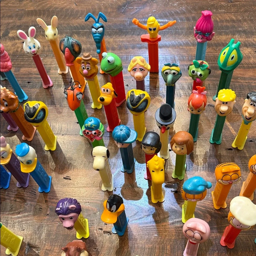 PEZ Vintage Dispenser Collection - Picture 3 of 13